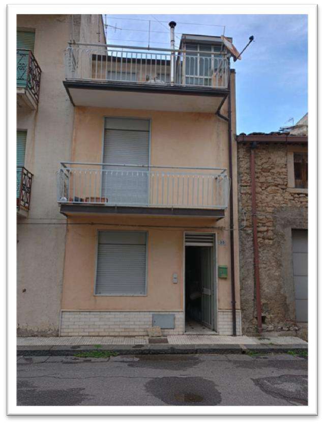 Immobile residenziale a Montalbano Elicona